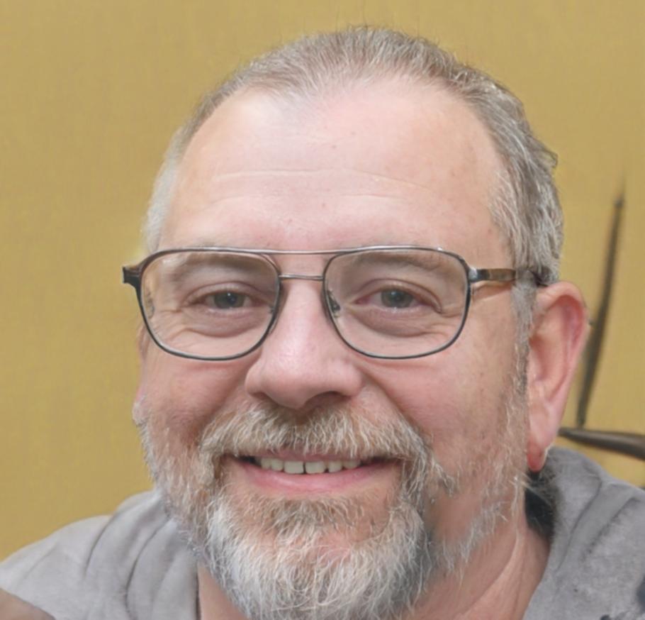 Carlos Mendoza, Director Financiero